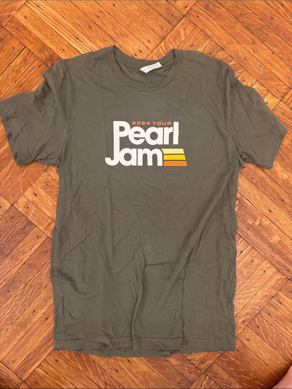 Pearl Jam concert tee. 2024